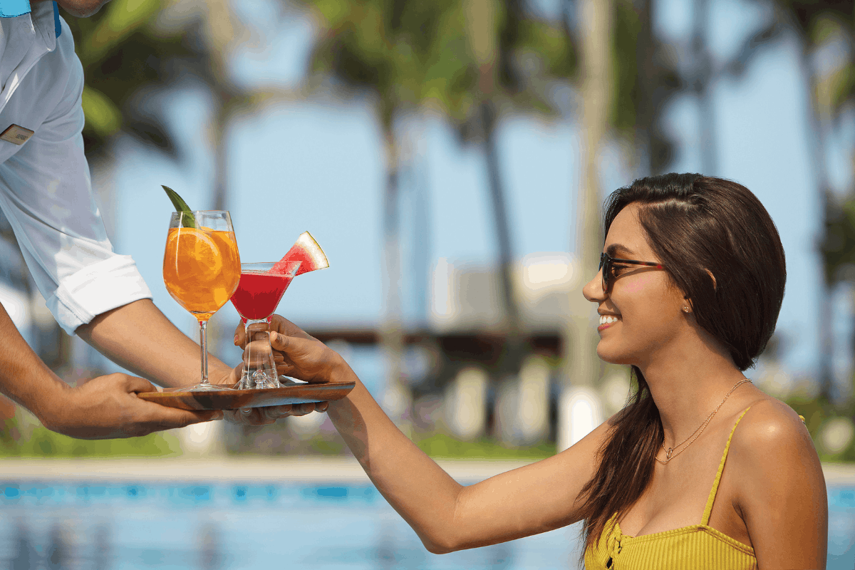 Bebidas Todo Incluido en la alberca de Krystal Grand Nuevo Vallarta.